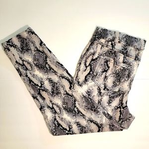 Lg No Boundaries Snake print Leggings